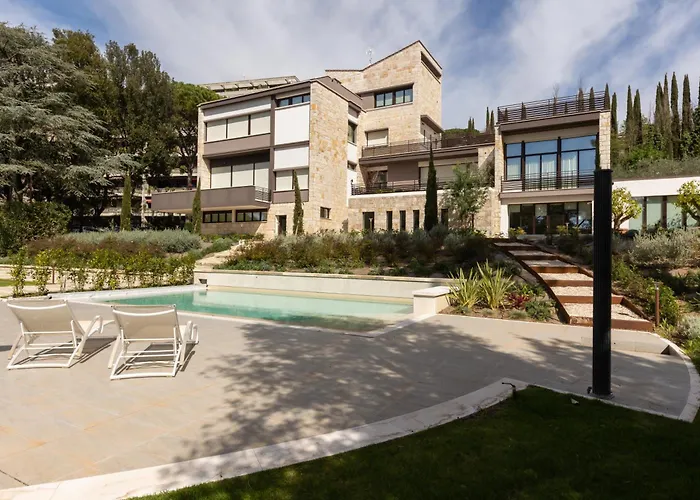 Exclusive Perugia Getaway - Apartments With Shared Pool & Parking