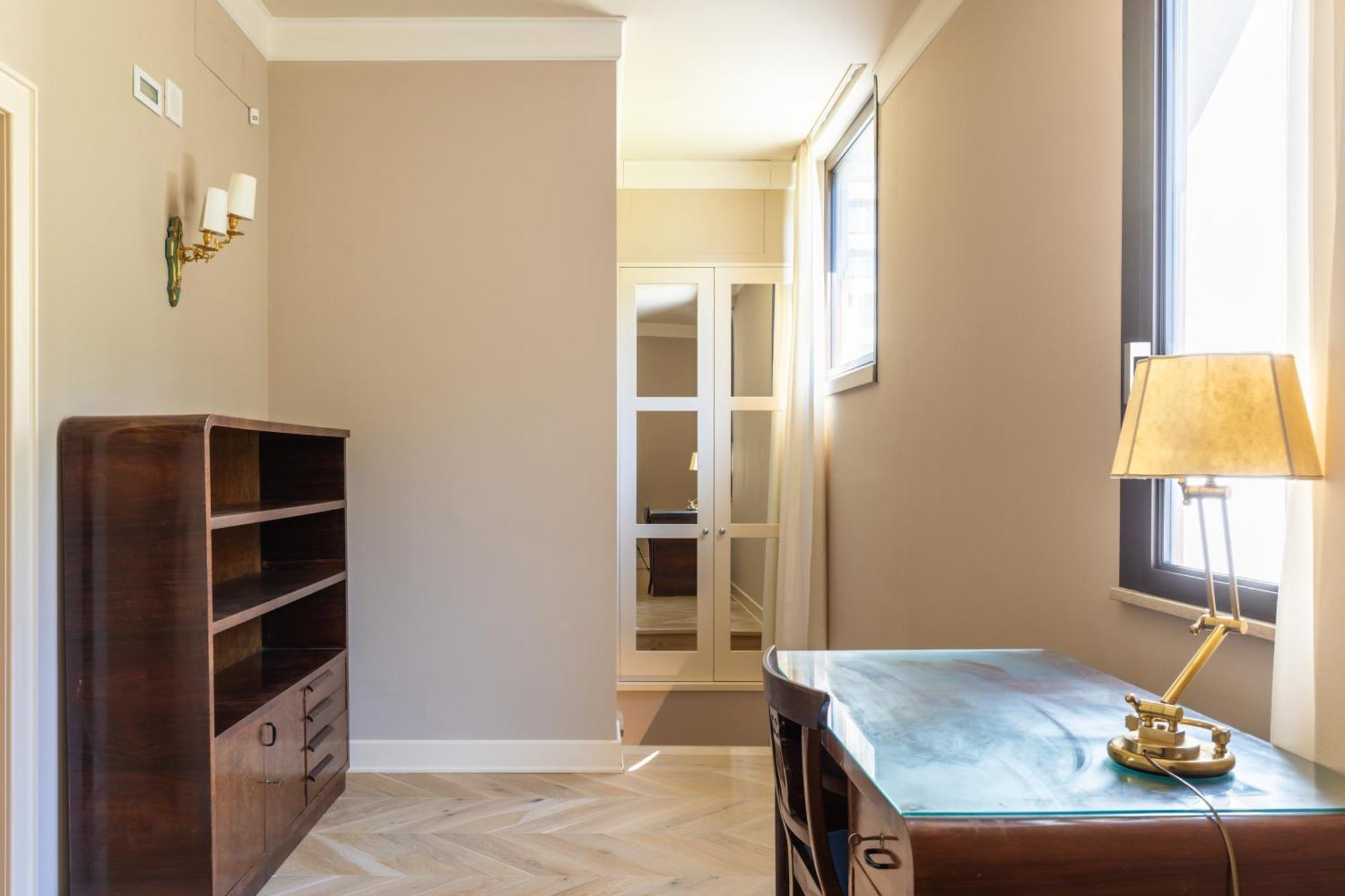Exclusive Getaway - With Shared Pool & Parking Apartment