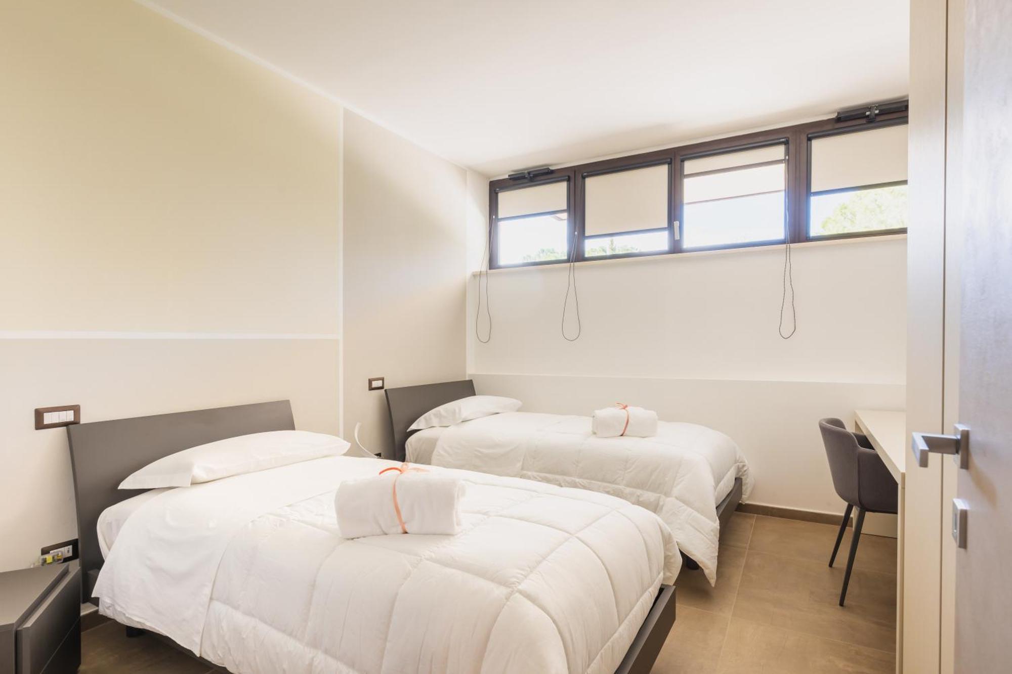 Exclusive Getaway - With Shared Pool & Parking Pérouse