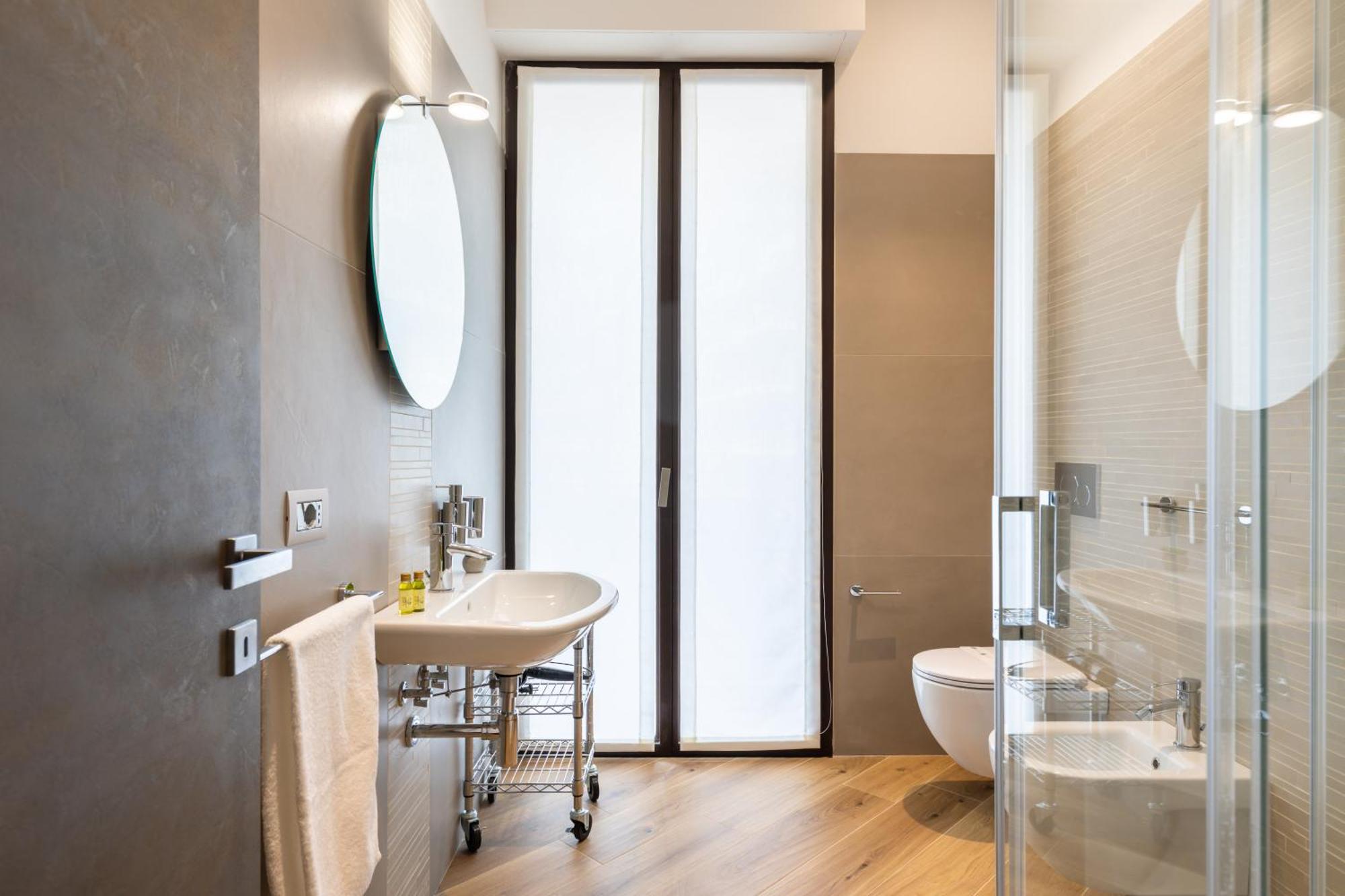 Exclusive Getaway - With Shared Pool & Parking Apartment *