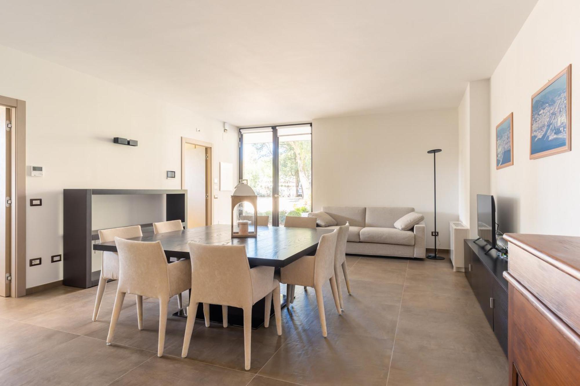 Exclusive Getaway - With Shared Pool & Parking Appartement