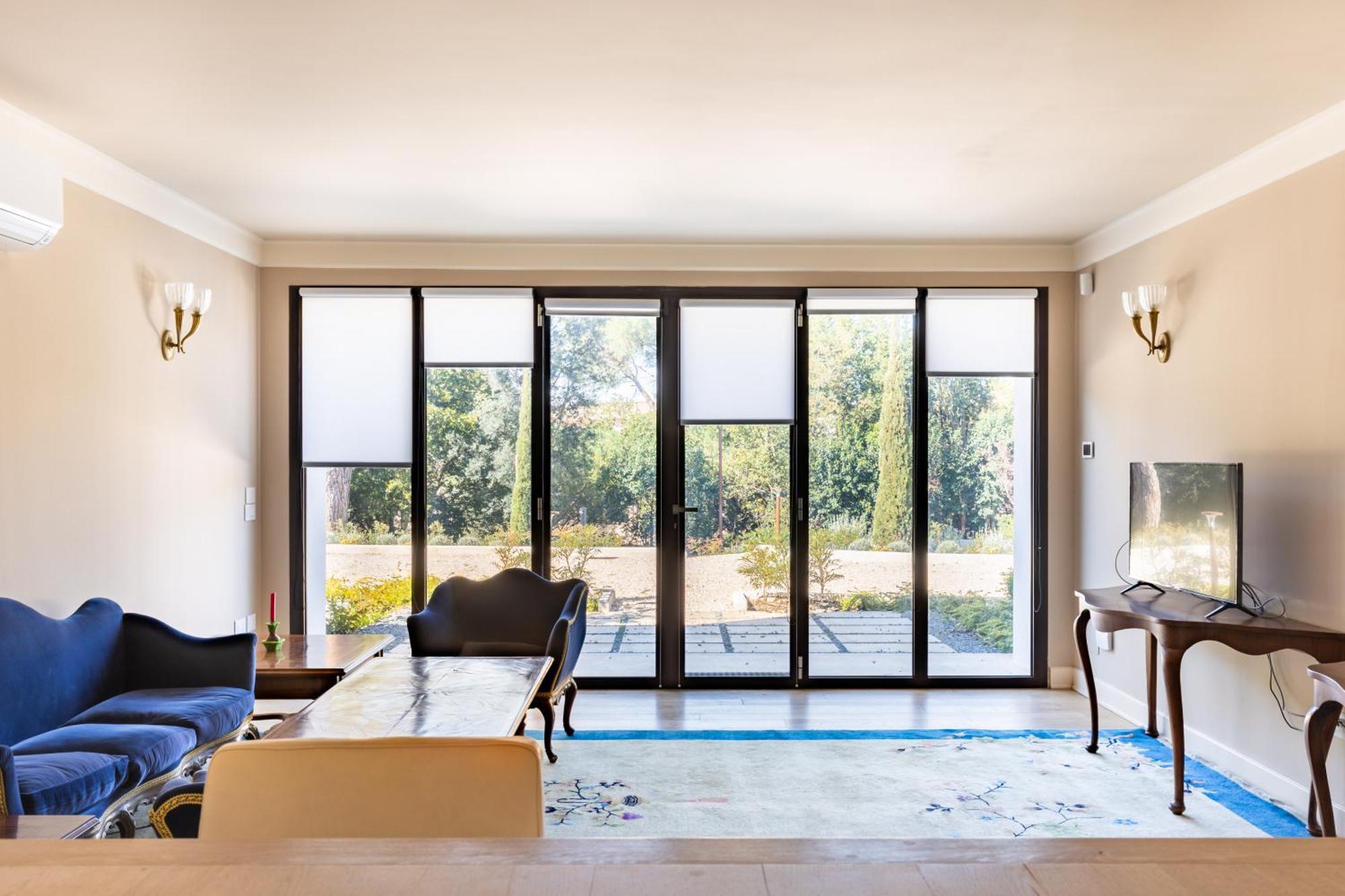 Exclusive Getaway - With Shared Pool & Parking