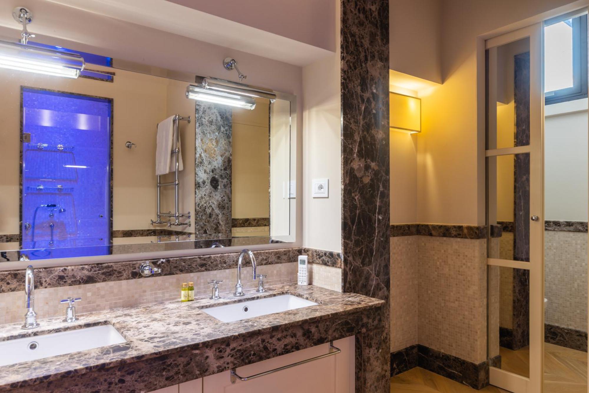 Apartment Exclusive Getaway - With Shared Pool & Parking Perugia