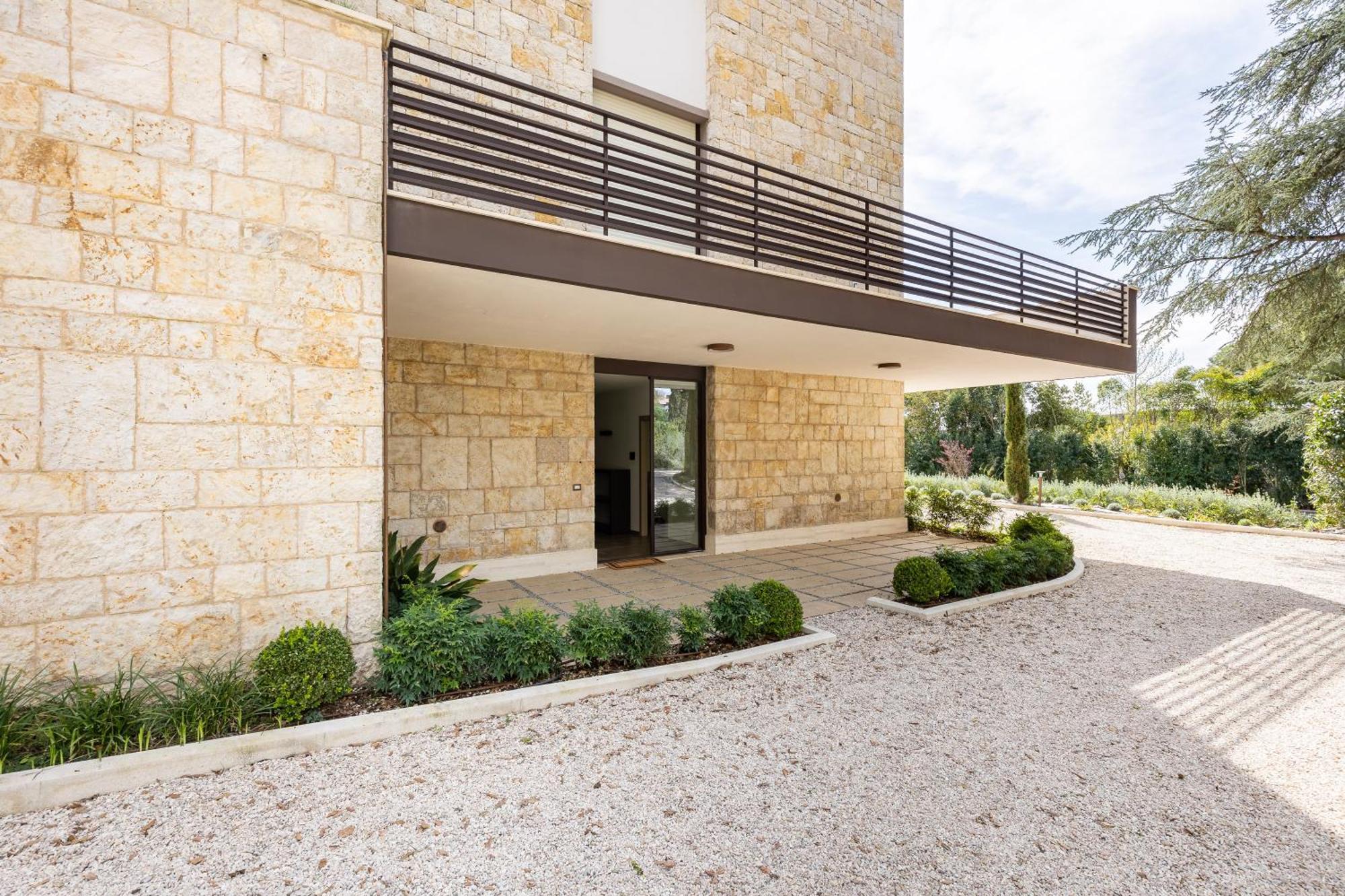 Appartement Exclusive Getaway - With Shared Pool & Parking *